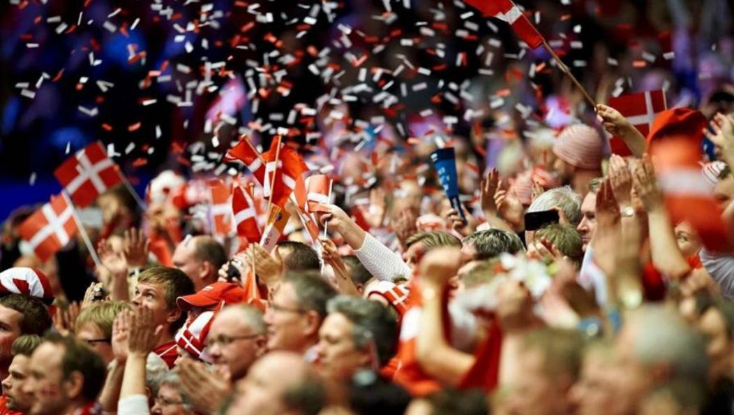 Special Offer,One Of Its Kind, Extremely Central In Herning, Danish Hosts, Extremely Clean, Very Quiet Street But A Stonethrough From Bars & Restaurants Apartman Kültér fotó