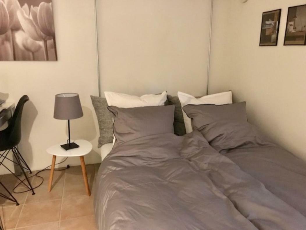Special Offer,One Of Its Kind, Extremely Central In Herning, Danish Hosts, Extremely Clean, Very Quiet Street But A Stonethrough From Bars & Restaurants Apartman Kültér fotó
